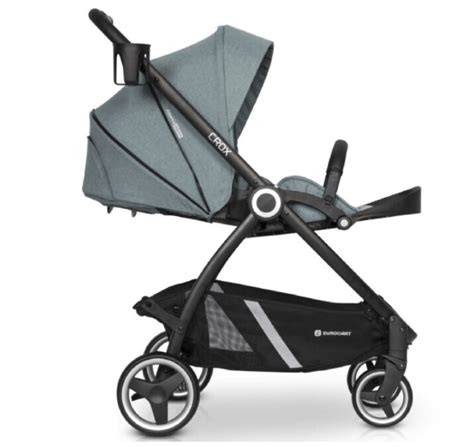 Vaikiško vežimėlio ratai skirtingais kampais