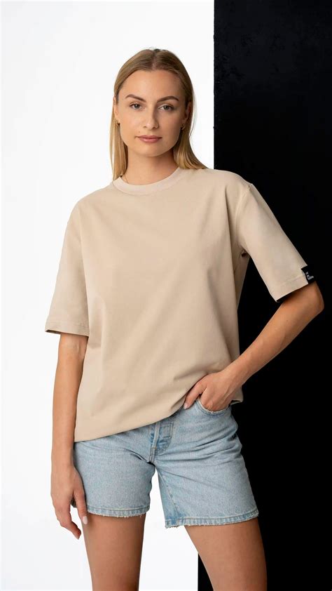 Kūdikis vilki laisvus medvilninius marškinėlius