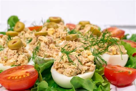 Įdaryti kiaušiniai su tunu