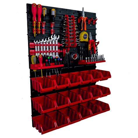 Įrankių sienelė su dėžutėmis ir lentynomis