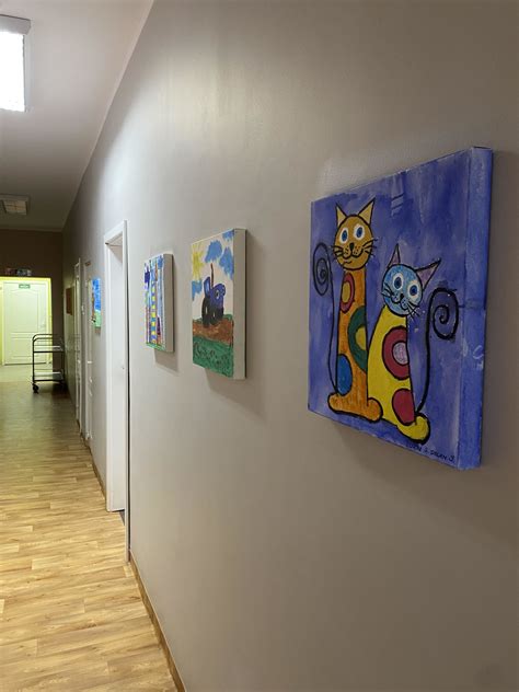 Menininkės dirbtuvės su vaikų piešiniais