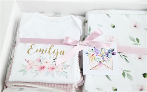 Dovanų idėjos naujagimiui