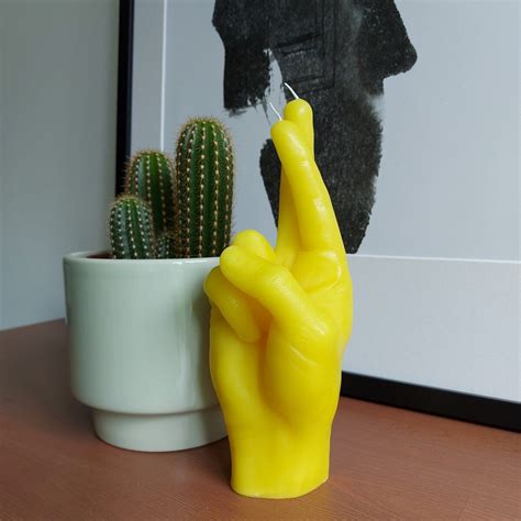 Įvairios dovanos, kai kurios su įspėjamaisiais simboliais