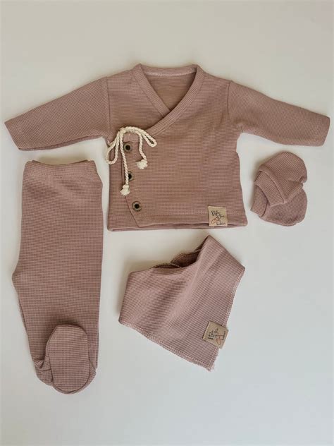 kūdikio drabužėliai ir vystyklai