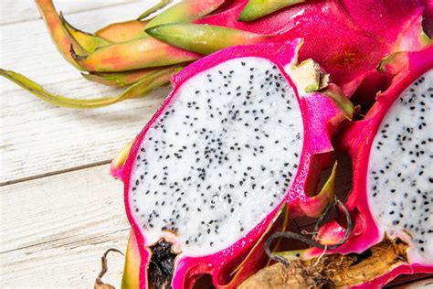 Nėščiosios rankose vaisius