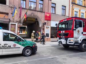 Nėščia moteris su vaiku