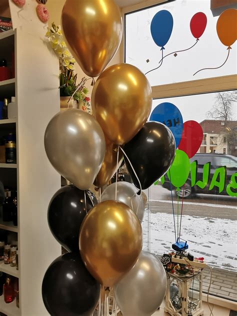 Helio balionų puokštė su juostelėmis