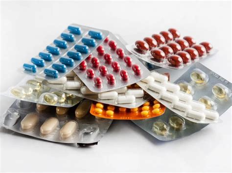 vaistų pakuotės ir tabletės