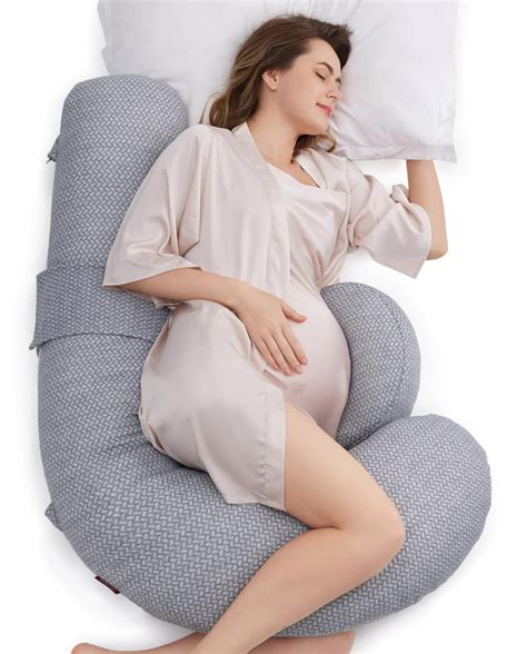 moters miegojimas su nėščiosios pagalve