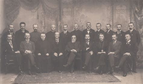 Nuotrauka: Signatarų grupė prie Kovo 11-osios Akto