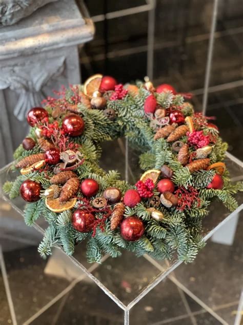 Lietuviški kalėdiniai papuošimai