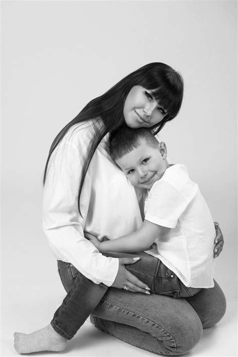 vaikas atsisveikina su mama darželyje