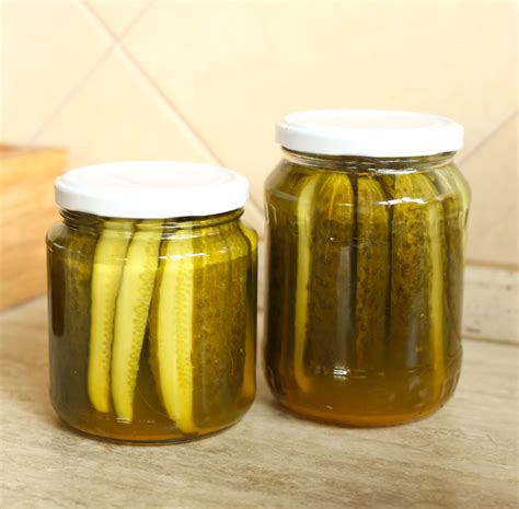 Schema su tinkamais ir netinkamais agurkų kaimynais