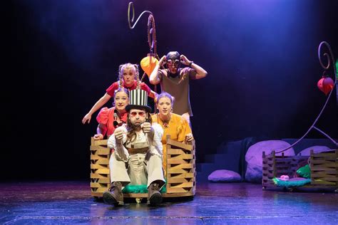 vaikas operos teatre