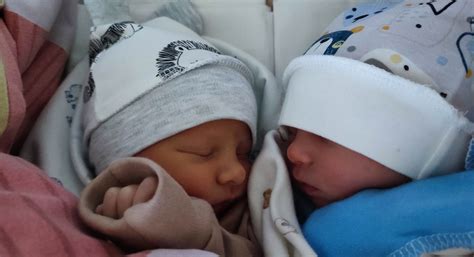 naujagimiai dvynukai