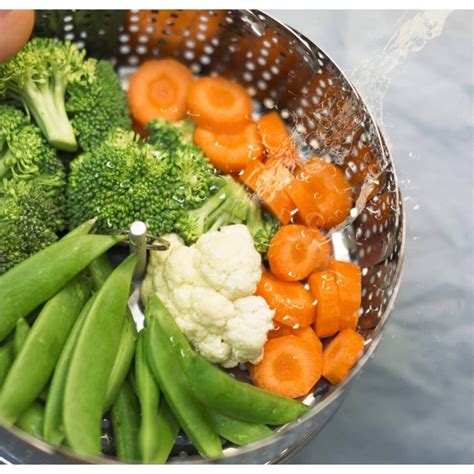 garuose ruoštos daržovės ir žuvis