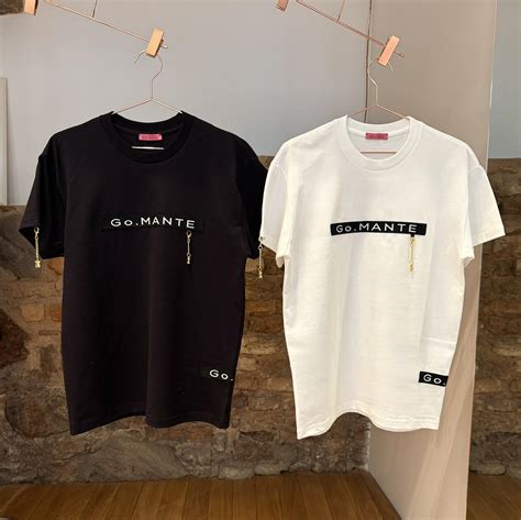 moters siluetas su kūdikiu pilve