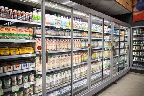 lentyna su įvairiais pieno mišiniais