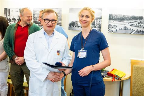 medikų komanda ir laboratorija