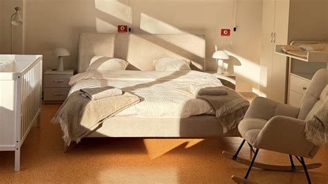 Nuotrauka, vaizduojanti modernią gimdymo palatą