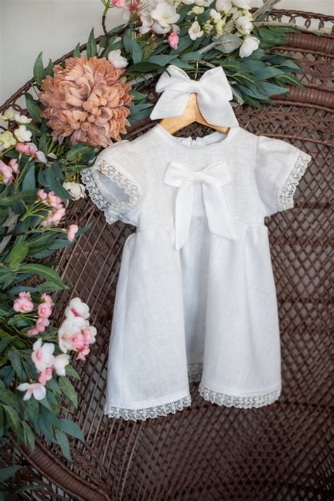 Baltas krikšto drabužėlis