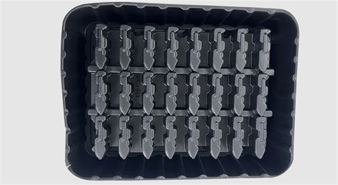 Thermoformed packaging tray