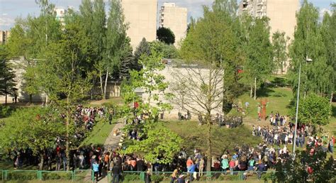 vaikų šventė mokyklos kieme