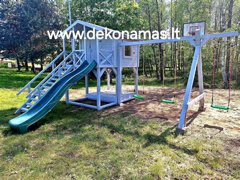 Žaidimų aikštelė su čiuožykla ir nameliu