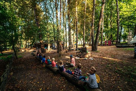 Gamtos apsuptas lauko darželis