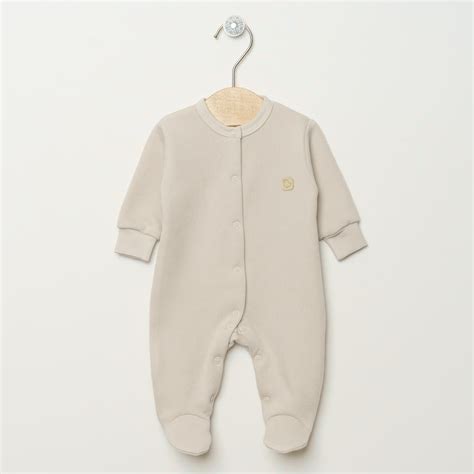 Vaikas vilkintis Vilaurita šliaužtinuku