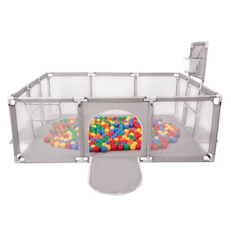 vaikiškas maniežas su žaislais