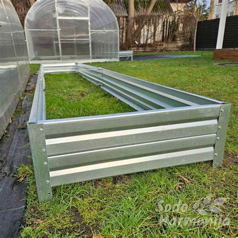 Įvairių formų ir dydžių pakeltos lysvės