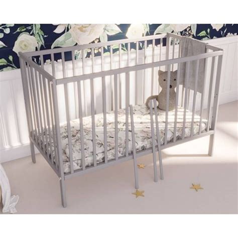 Kūdikio lovytė su apsaugėlėmis