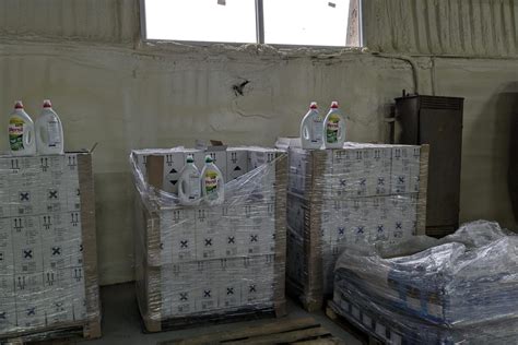 Įvairūs buitinės chemijos produktai