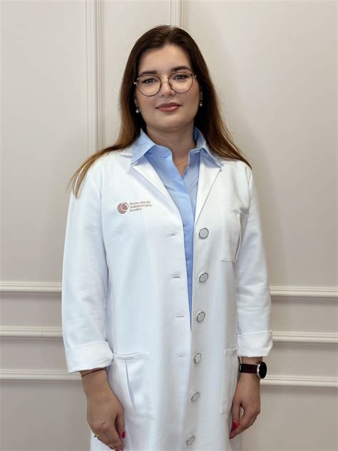 Brigita Arsobaitė medicinos sesers uniforma