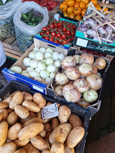 įvairių daržovių ir vaisių tyrės