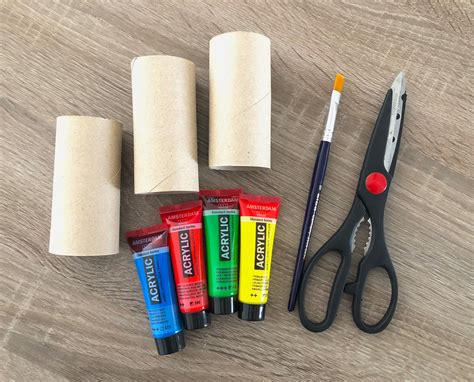 Vaikiški pirato žiūronai, pagaminti iš tualetinio popieriaus ritinėlių