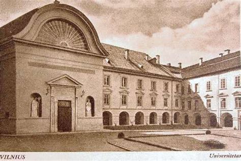 Istorinė mokyklos nuotrauka ar senas pastatas