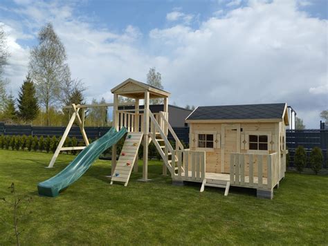 Didelė multifunkcinė medinė žaidimų aikštelė