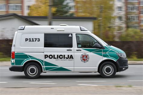 Senas policijos automobilis