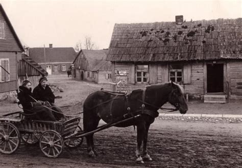 Senos nuotraukos iš lietuvių bendruomenės renginių Čikagoje