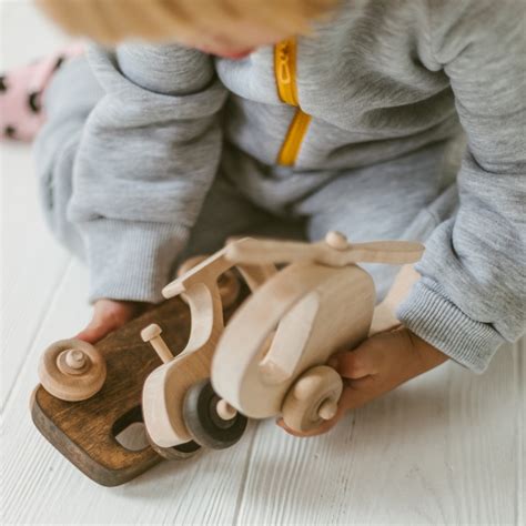 įvairūs mediniai žaislai