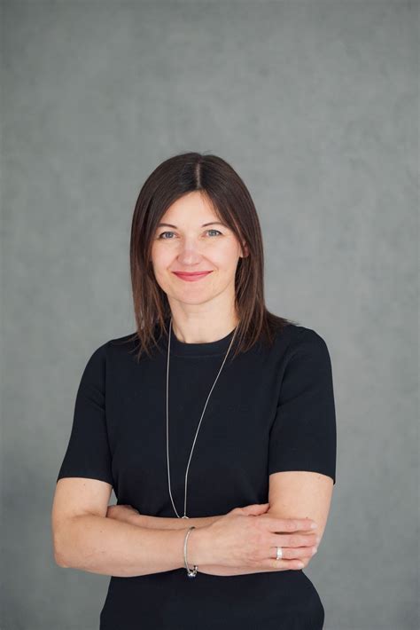 vaikas gauna masažą