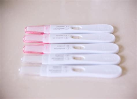 Įvairių tipų namuose atliekamų nėštumo testų pavyzdžiai
