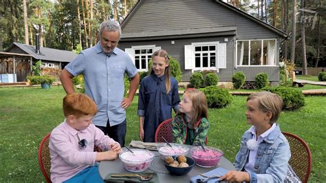 vaikai gamina šokoladą