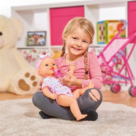 Kūdikis su šiltomis pėdkelnėmis