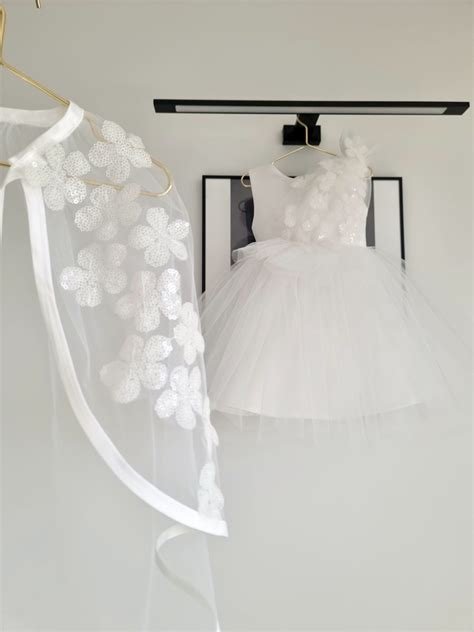 mergaitiška suknelė krikštynoms