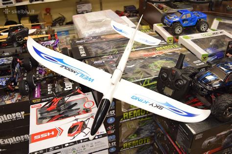 Vaikiškas radijo bangomis valdomas lėktuvas