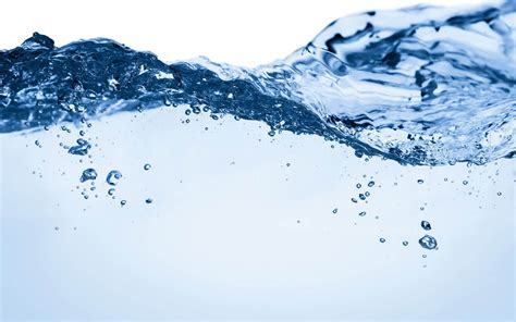 Vandens lašai nuteka nuo vandeniui atsparios medžiagos paviršiaus