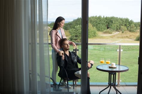 Poros vestuvių nuotrauka Tailande, su vaizdu į jūrą